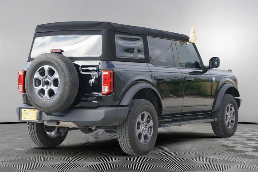 2024 Ford Bronco - Image 1