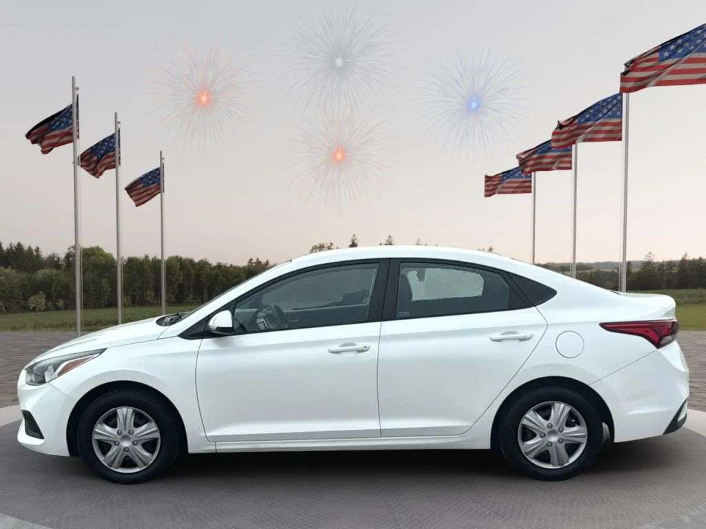 2018 Hyundai accent - Image 2