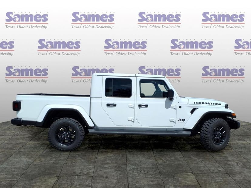 2026 Jeep Gladiator - Image 3