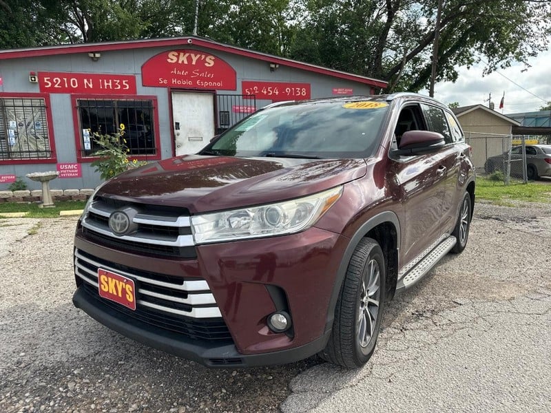 2018 Toyota Highlander - Image 1