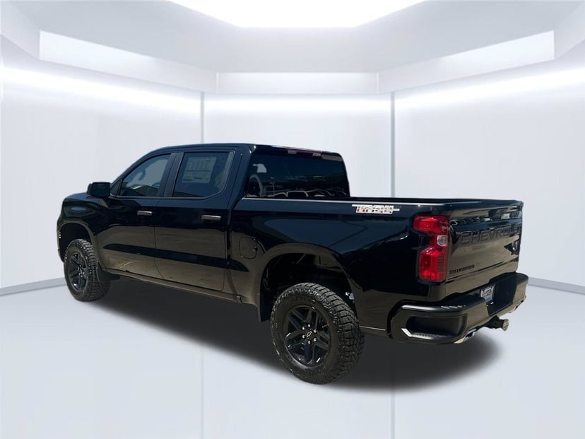 2026 Chevrolet Silverado 1500 - Image 1