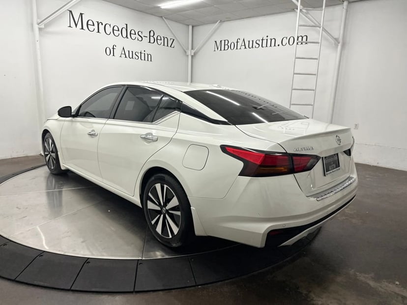 2022 Nissan Altima - Image 3
