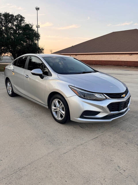 2018 Chevrolet Cruze - Image 1