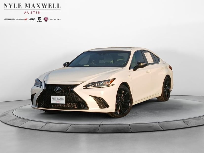 2021 Lexus ES - Image 1