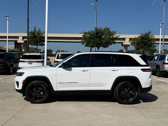 2023 Jeep Grand Cherokee - Image 3