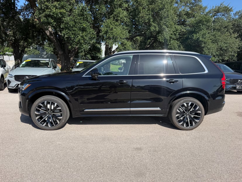 2026 Volvo XC90 - Image 2