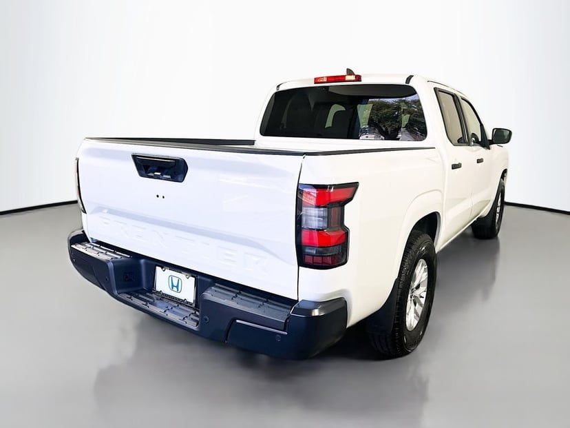2025 Nissan Frontier - Image 3