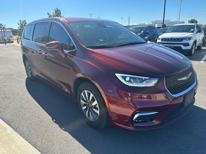 2022 Chrysler Pacifica - Image 1