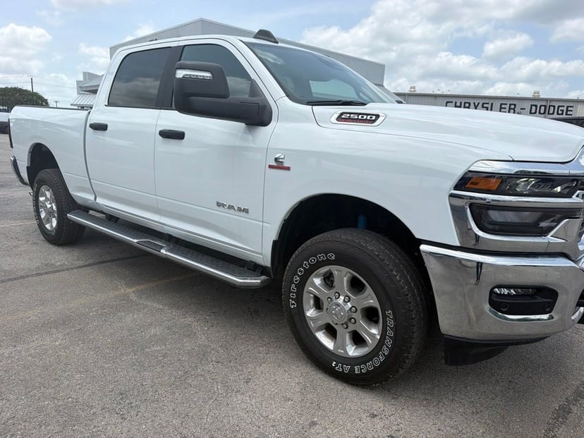2025 RAM 2500 - Image 3