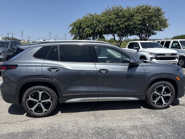 2026 Volkswagen Tiguan - Image 2