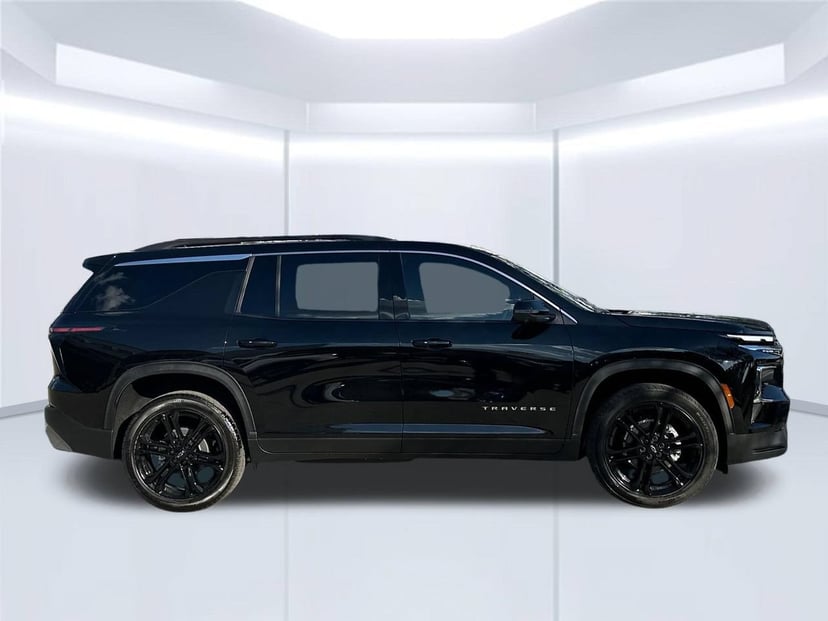 2027 Chevrolet Traverse - Image 1