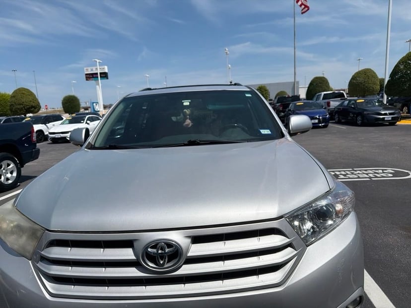 2013 Toyota Highlander - Image 2