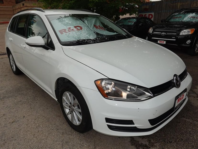 2017 Volkswagen Golf SportWagen - Image 1