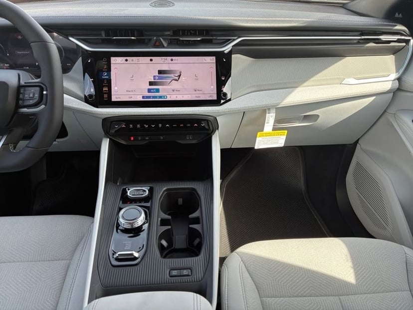 2026 Jeep Cherokee - Image 2