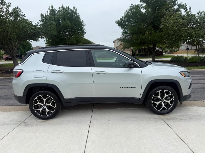 2025 Jeep Compass - Image 2