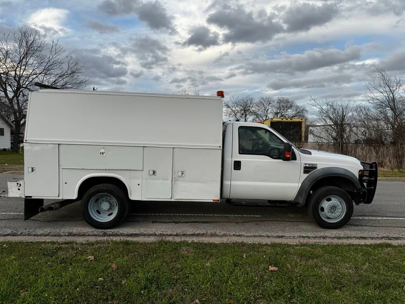 2008 Ford F-550 - Image 3