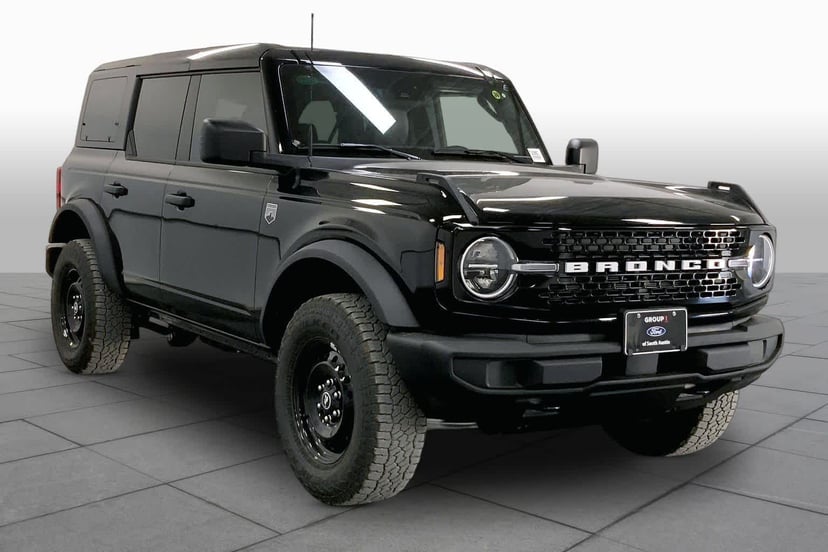 2026 Ford Bronco - Image 2