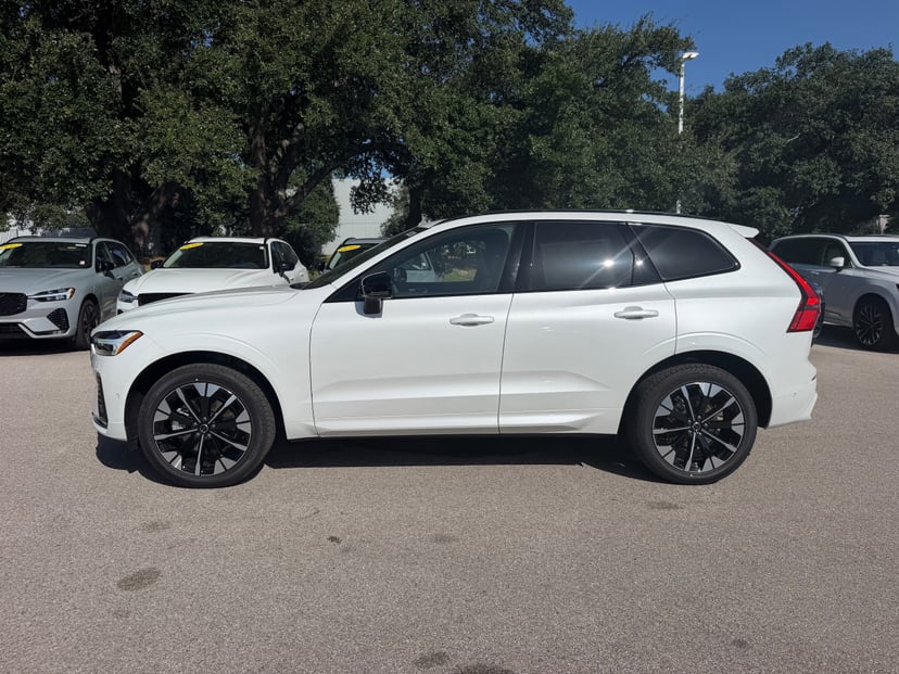 2026 Volvo XC60 - Image 2