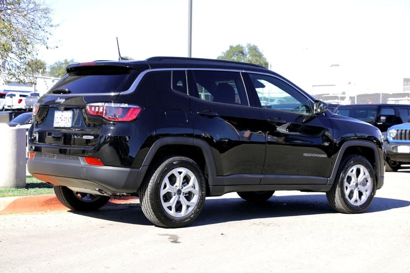 2026 Jeep Compass - Image 2
