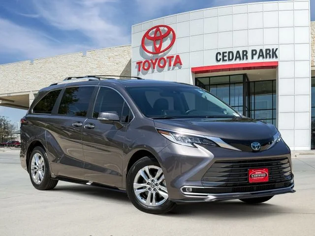 2024 Toyota Sienna - Image 1