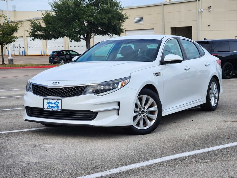 2017 Kia Optima - Image 1