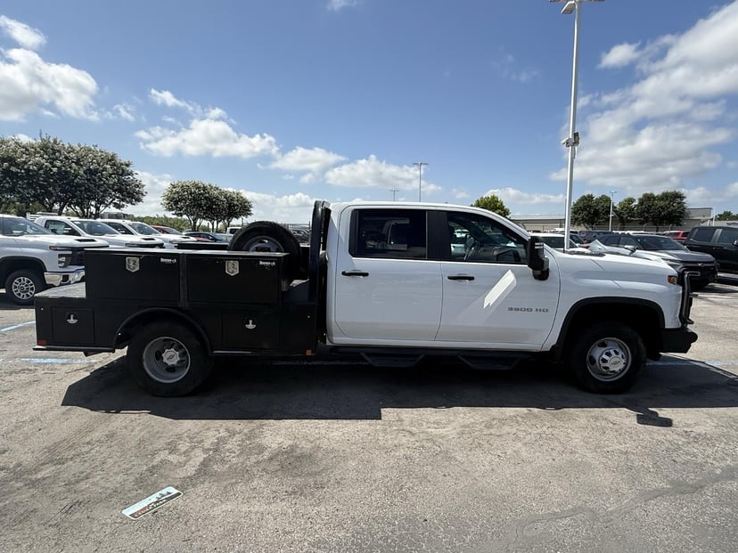 2025 Chevrolet Silverado 3500 HD - Image 2