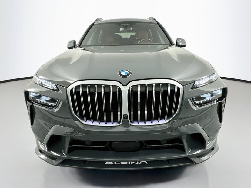 2024 BMW X7 - Image 1