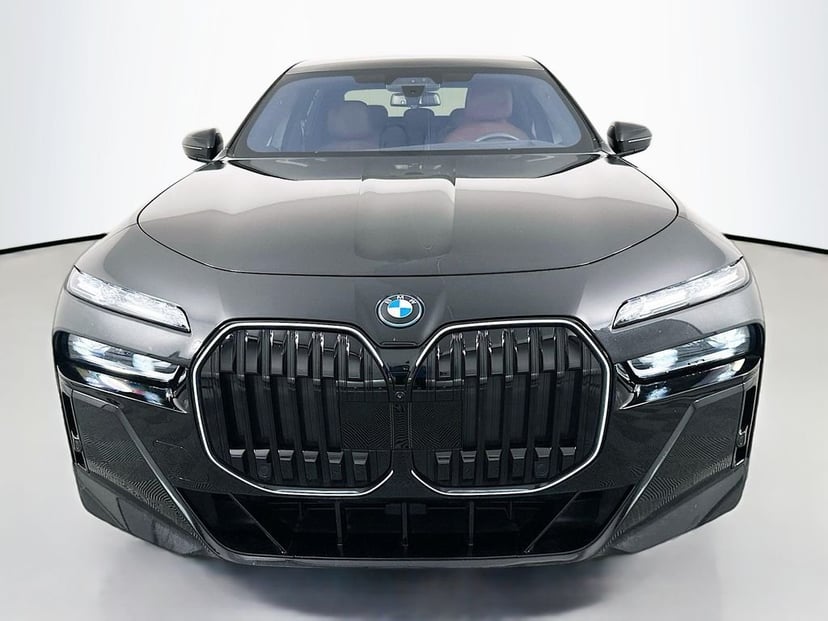 2025 BMW i7 - Image 1