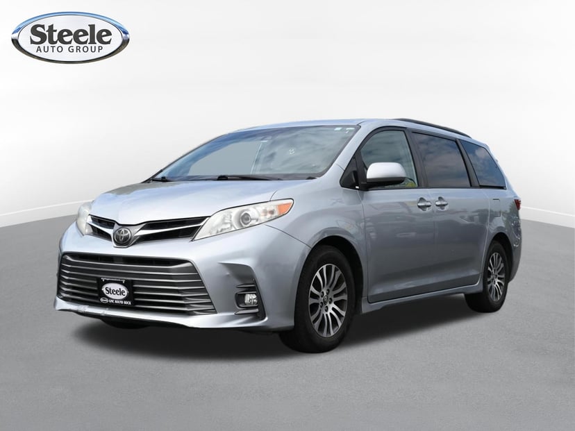 2019 Toyota Sienna - Image 1
