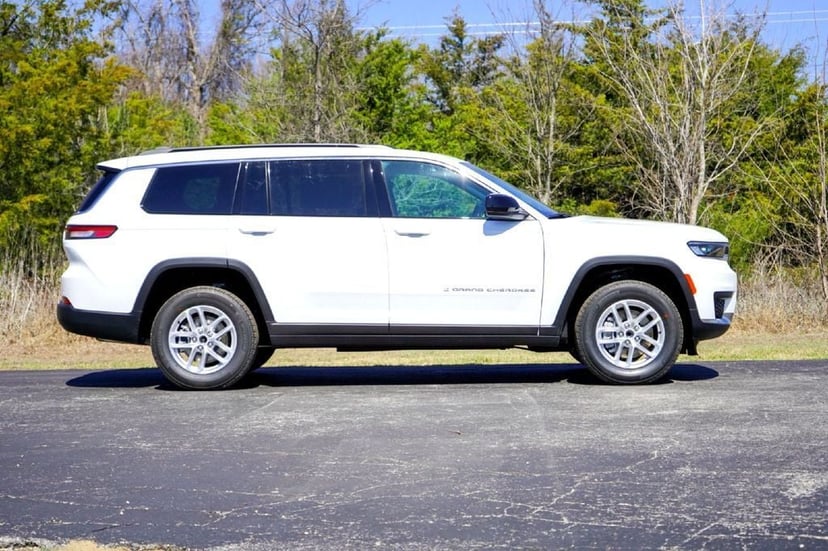 2026 Jeep Grand Cherokee L - Image 3