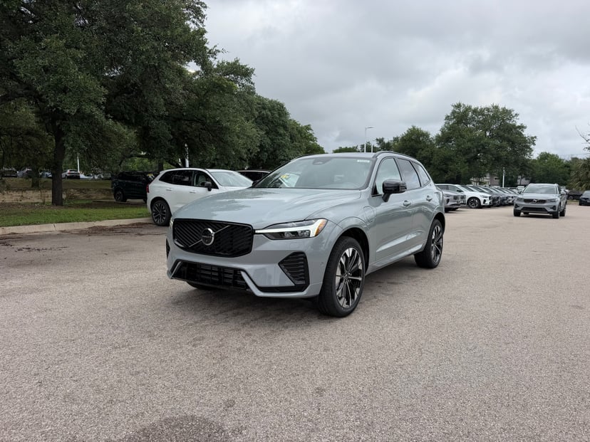 2026 Volvo XC60 - Image 1