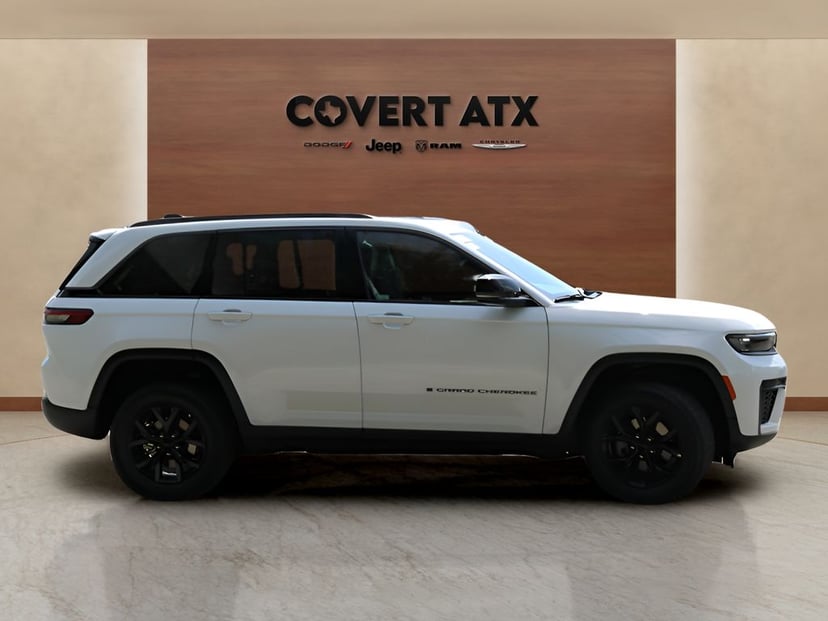 2026 Jeep Grand Cherokee Altitude - Image 3