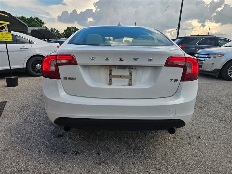 2012 Volvo S60 - Image 2