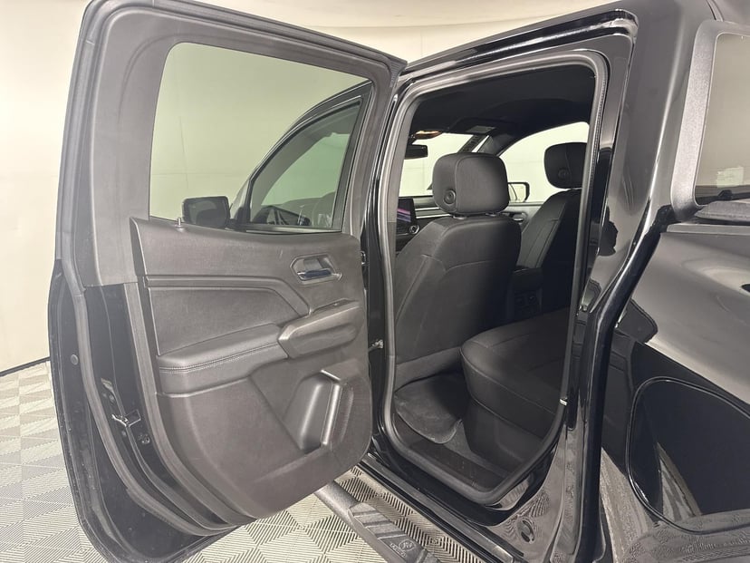 2025 GMC Canyon - Image 2