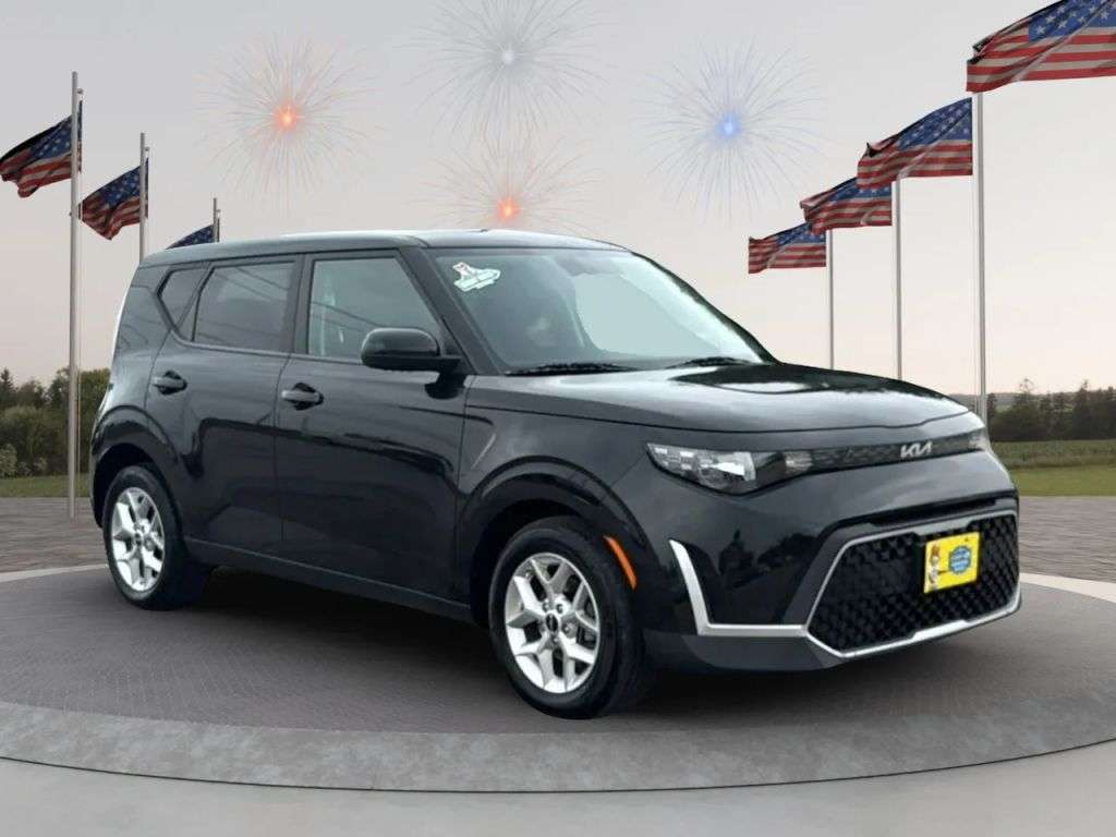2023 Kia Soul - Image 2