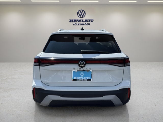 2025 Volkswagen Tiguan - Image 3