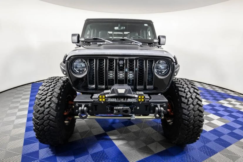2021 Jeep Gladiator - Image 2