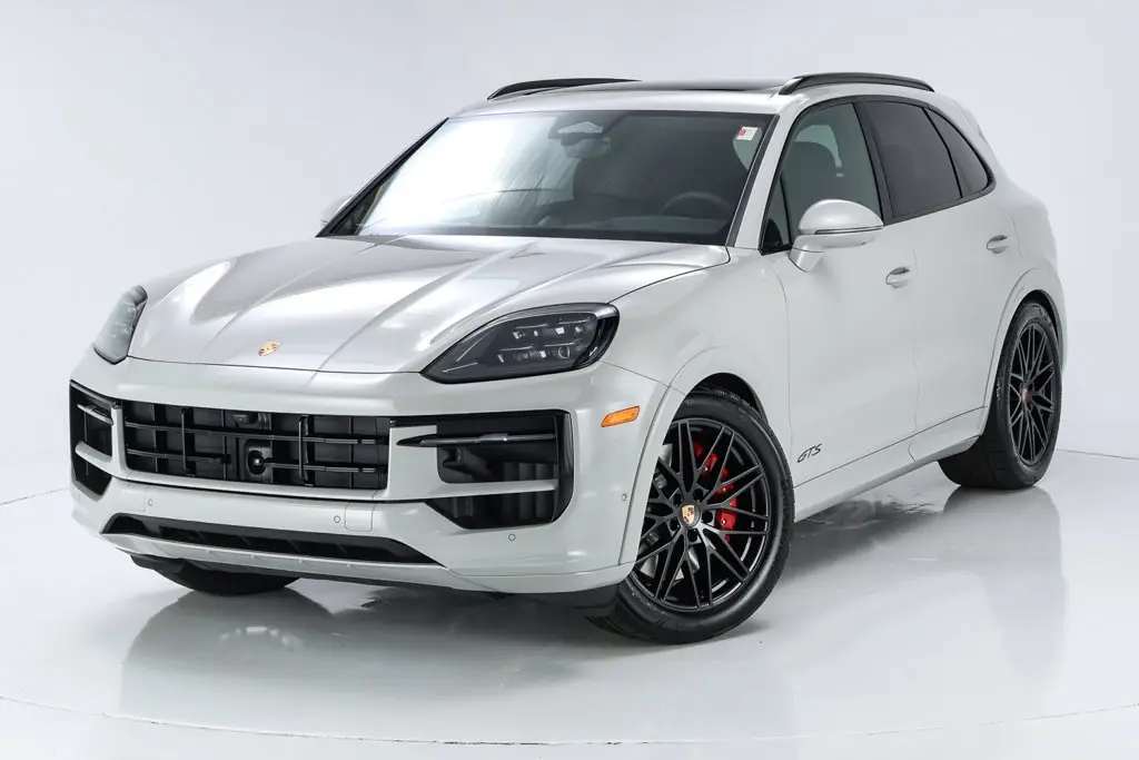 2026 Porsche Cayenne - Image 1