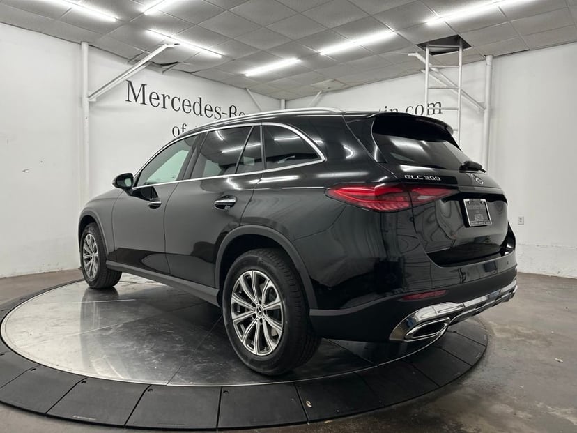 2026 Mercedes-Benz GLC - Image 2