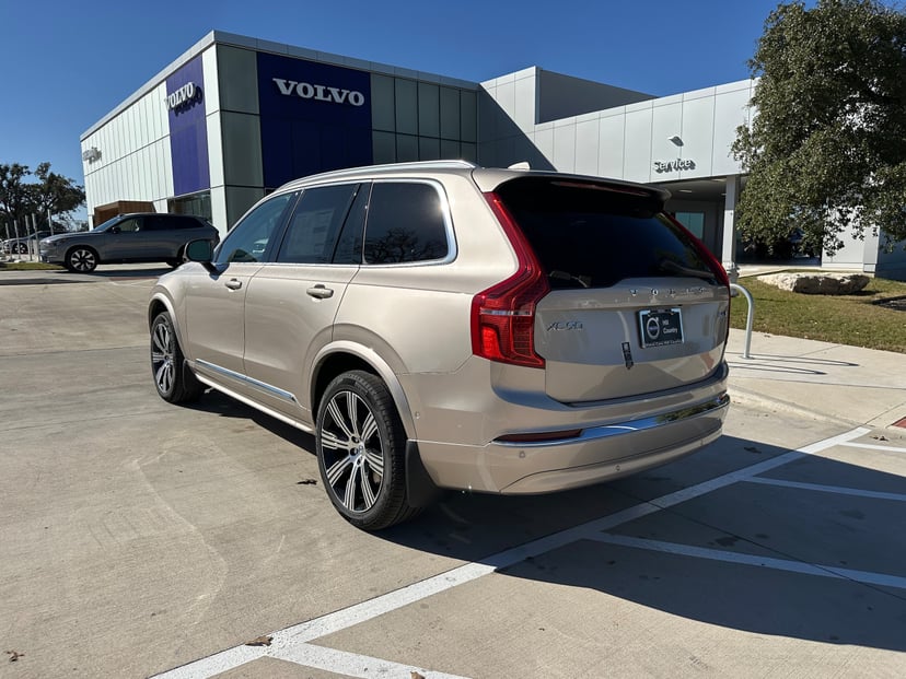 2025 Volvo XC90 - Image 1