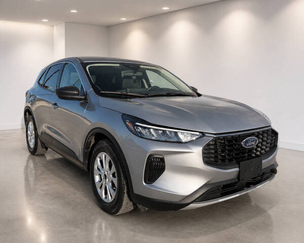 2023 Ford Escape - Image 1