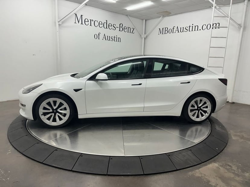 2022 Tesla Model 3 - Image 2