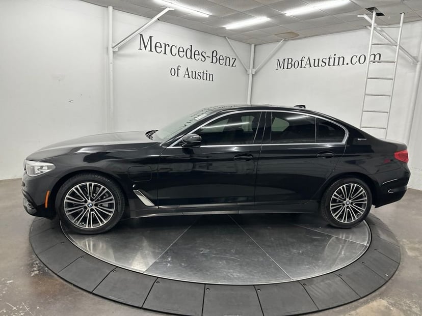 2019 BMW 5-series - Image 2