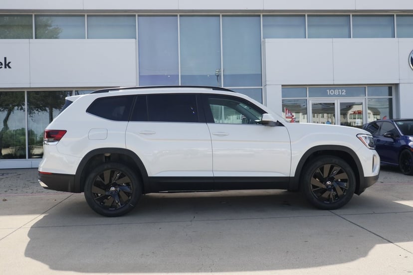 2026 Volkswagen Atlas - Image 2