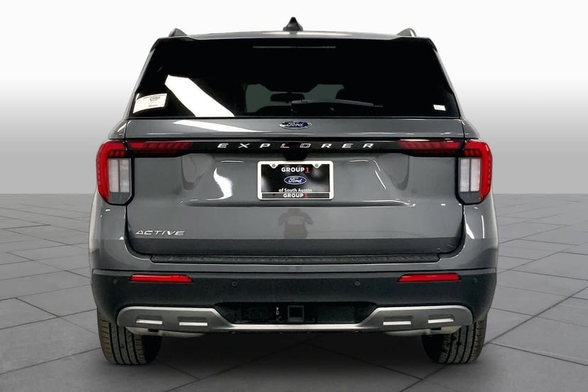 2026 Ford Explorer - Image 3