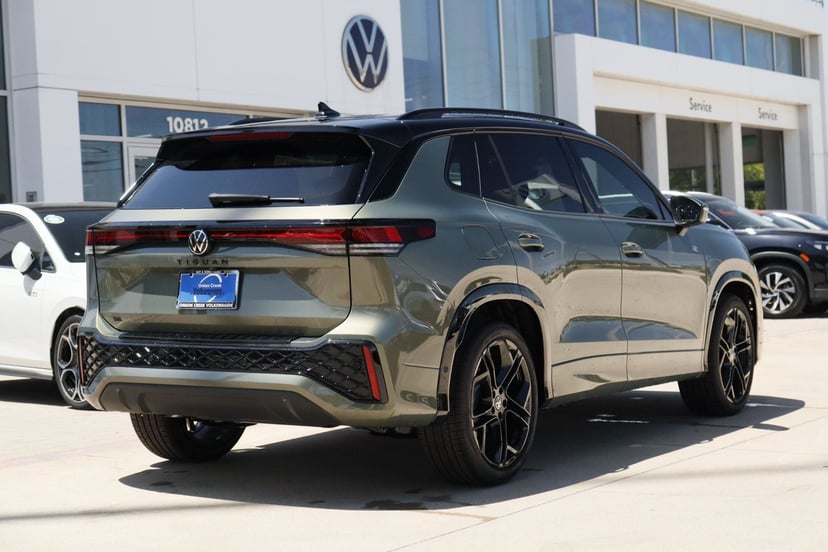 2026 Volkswagen Tiguan - Image 3