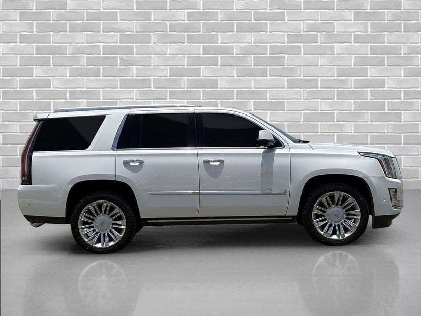 2019 Cadillac Escalade - Image 2