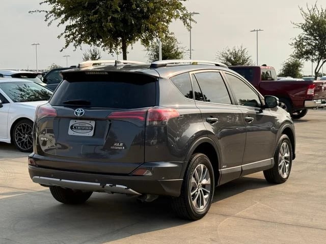 2016 Toyota RAV4 - Image 2