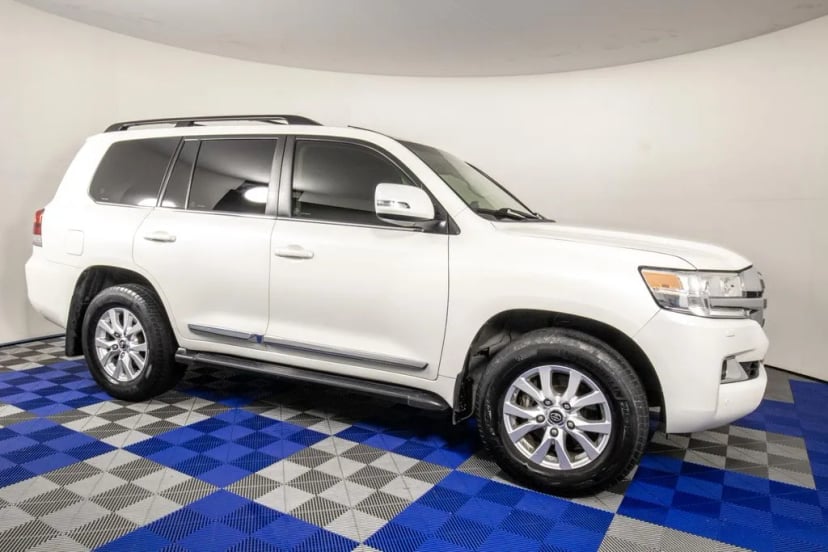 2019 Toyota Land Cruiser - Image 2
