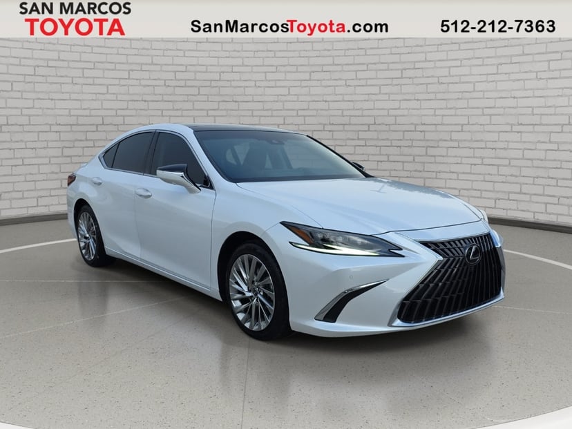 2022 Lexus ES - Image 1